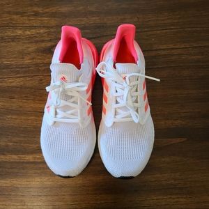 Perfect used Adidas women's Ultraboost 20 Running shoe.